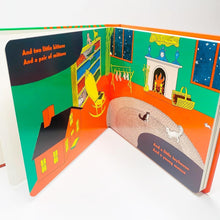 Load image into Gallery viewer, Goodnight Moon (Board Book)