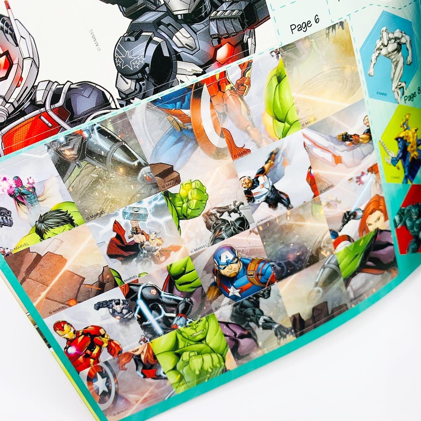 Marvel Avengers Sticker Play