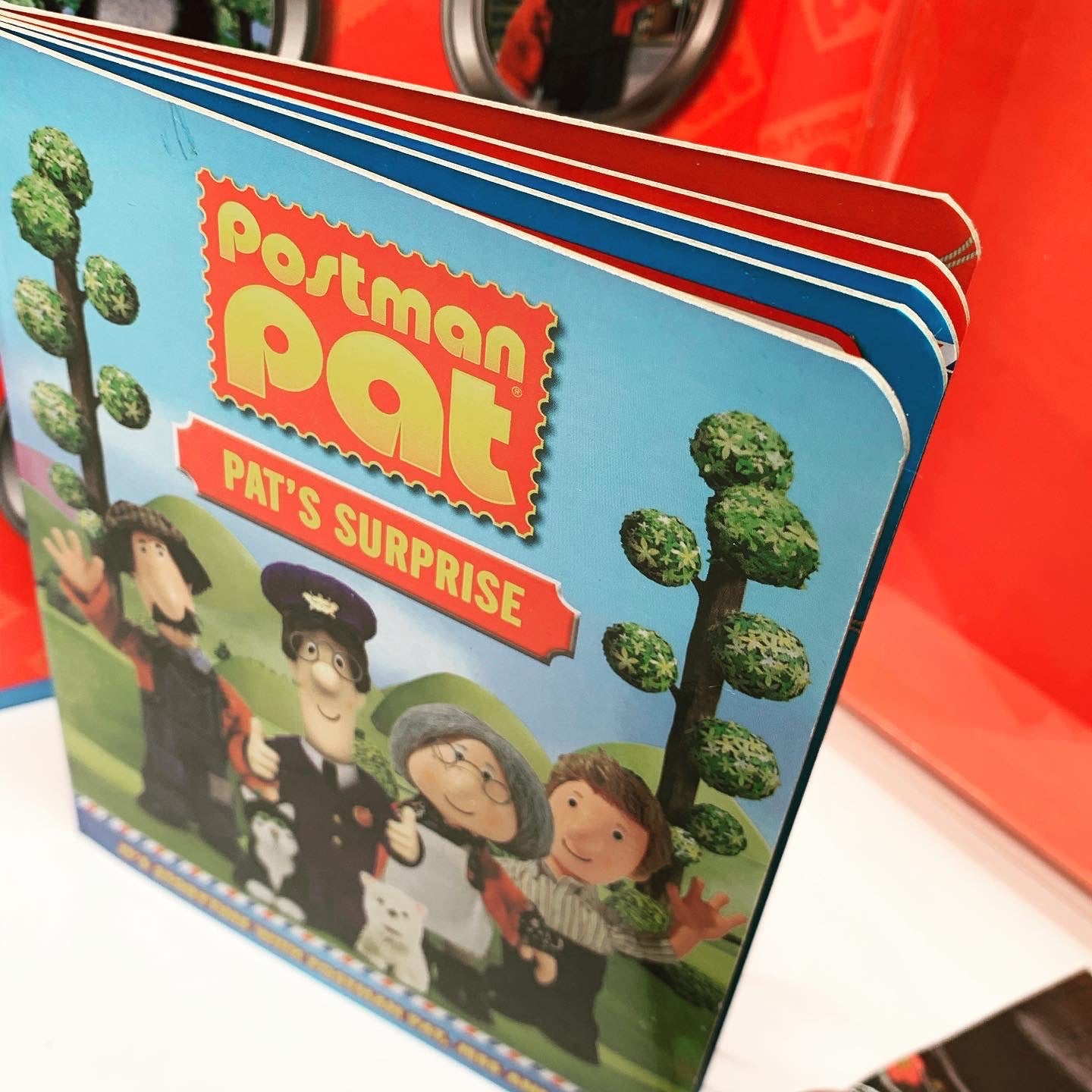 Postman Pat Read and Play Gift Set